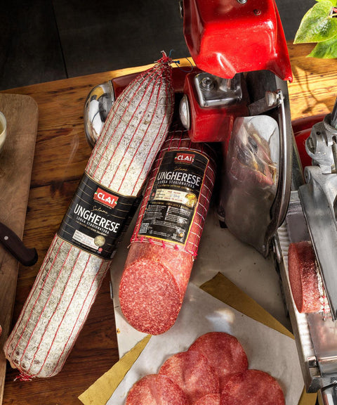 Salame Ungherese Lunga Stagionatura metà sottovuoto - CLAI