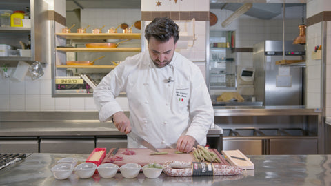 Guarda la ricetta degli spaghetti di Max Mascia preparata per CLAI