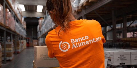 Addetto nell'area logistica del Banco Alimentare